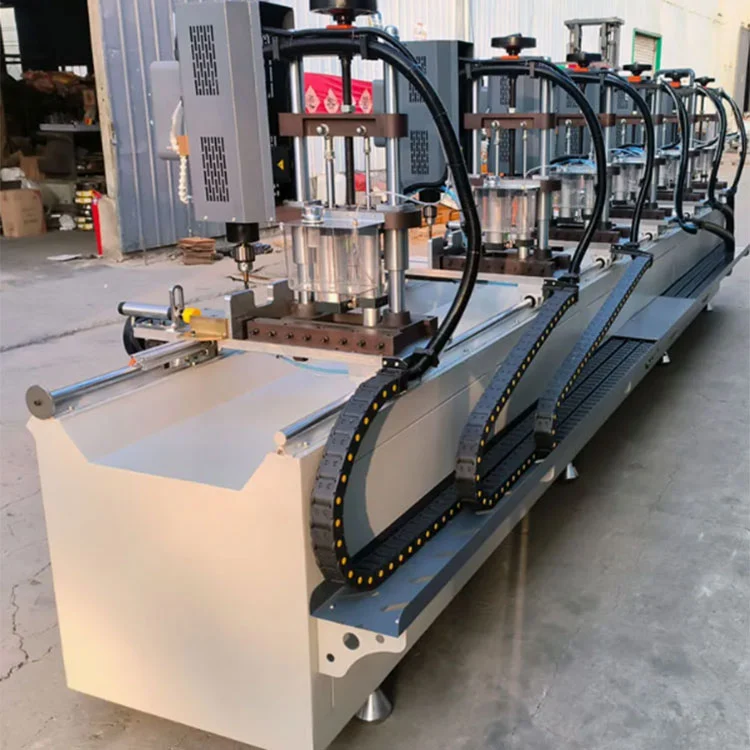 8 orsós CNC függönyfalfúrógép