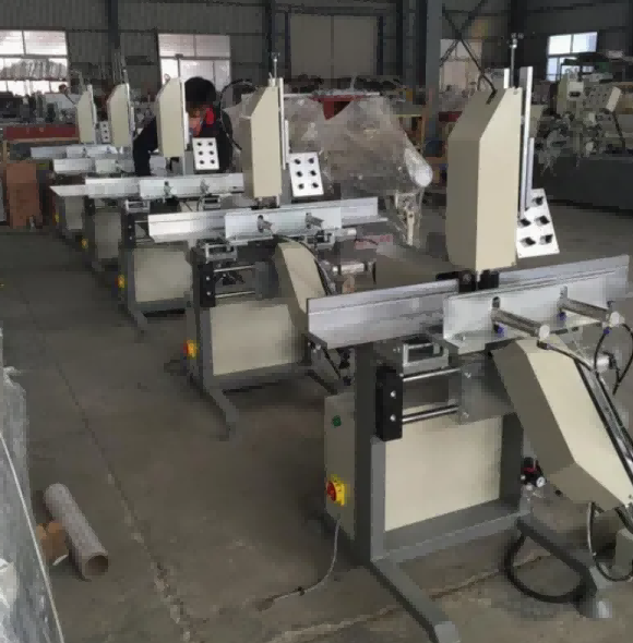 Automata egyfejű PVC vízhornyos marógép UPVC ablakokhoz