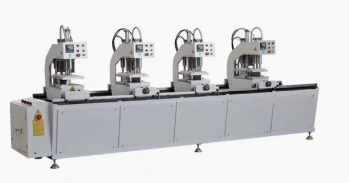 Nagy teherbírású PVC UPVC színes ablakprofilú, nagy sebességű varrat nélküli hegesztőgépek 4 CNC fejjel