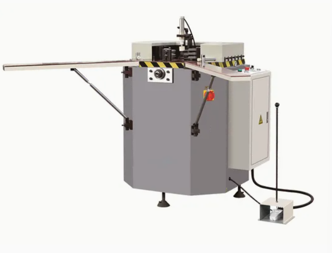 ipari minőségű 100 mm x 3500 mm nagy pontosságú, egyfejű alumínium ablak- és ajtósarok krimpelő